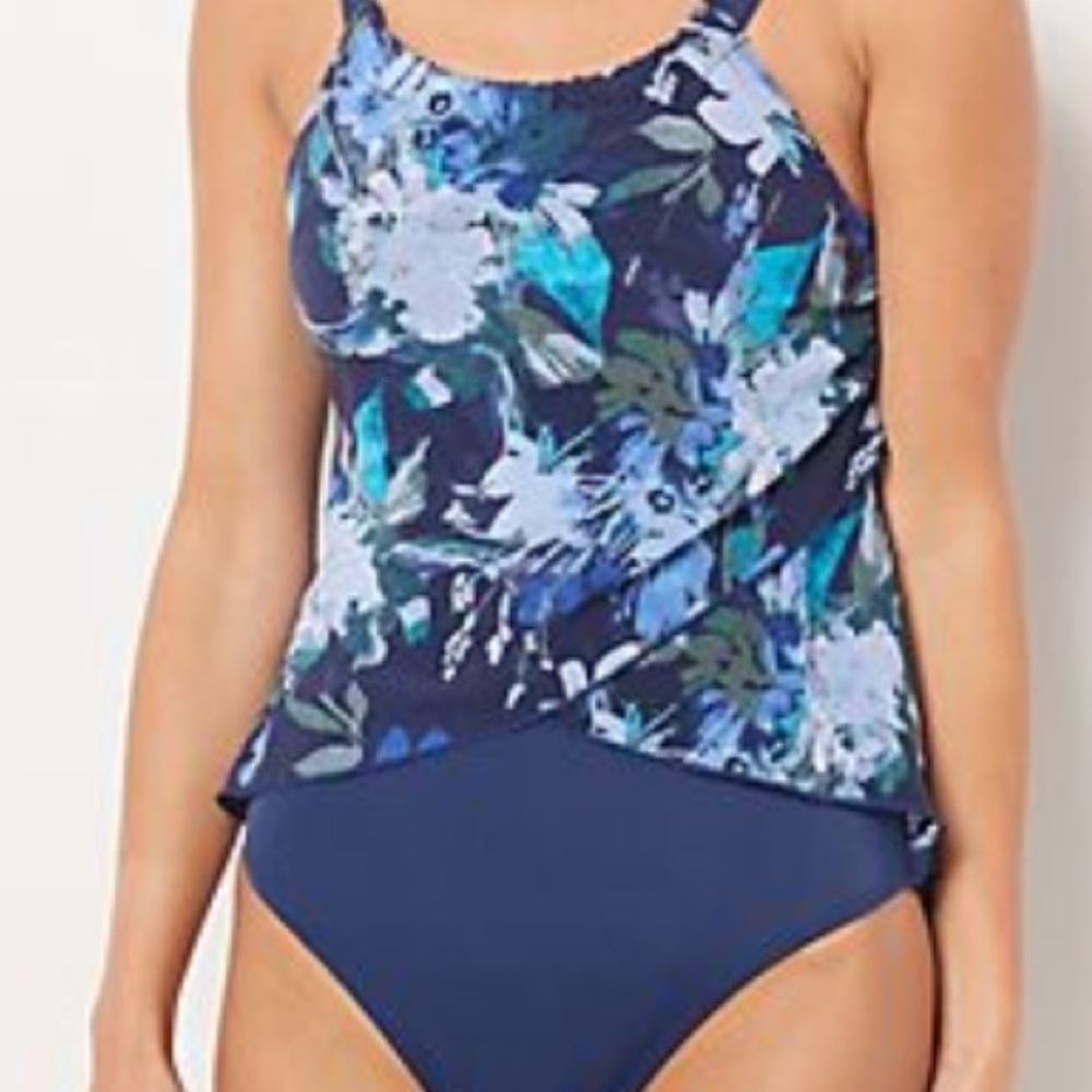Denim & Co new super flattering blue floral one pc bathing suit, size 16.